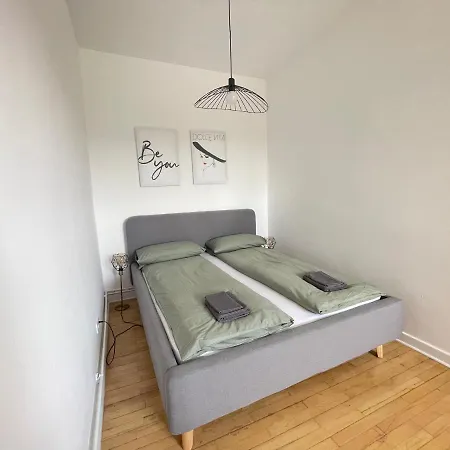 Apartment 65qm - - Popular Street - Limmerstrasse - Mallibase *
