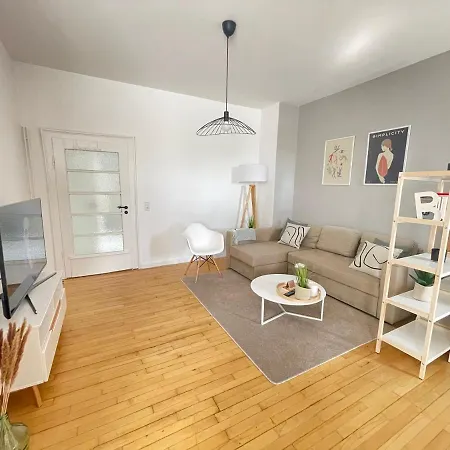 65qm - - Popular Street - Limmerstrasse - Mallibase