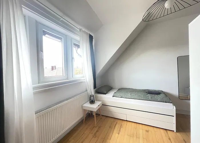Apartment 65qm - - Popular Street - Limmerstrasse - Mallibase Hannover