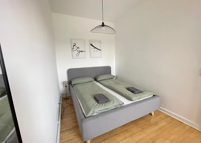 Apartment 65qm - - Popular Street - Limmerstrasse - Mallibase *