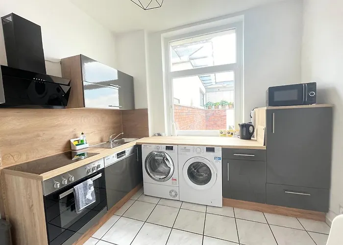 65qm - - Popular Street - Limmerstrasse - Mallibase Apartment *
