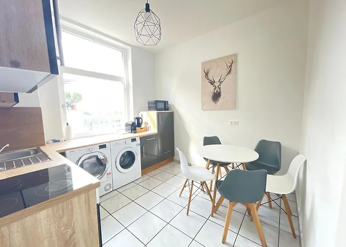Apartment 65qm - - Popular Street - Limmerstrasse - Mallibase Hannover
